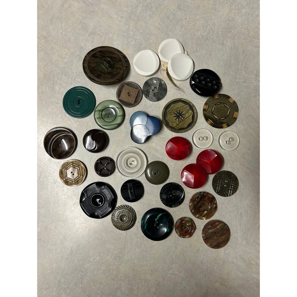 Vintage‎ Large Buttons Loose Lot Assorted Includes Wafer Buttons